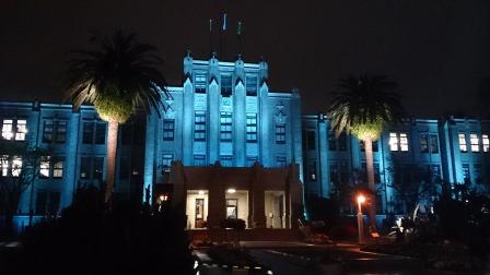 県庁本館庁舎ライトアップ写真