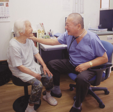 県広報みやざき平成17年8月号「特集：若者が生き生きと働く“元気なみやざき”を」表紙