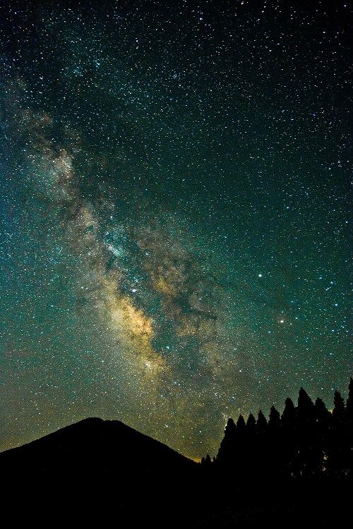夷守岳星空