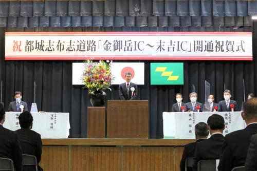 １