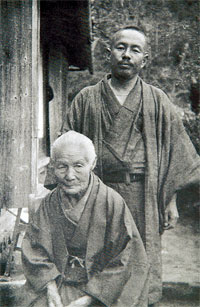 生家にて、母・牧と
