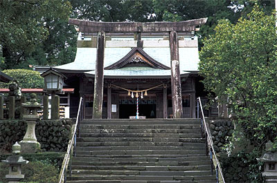 都萬(つま)神社