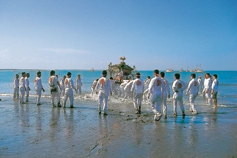 海を渡る祭礼