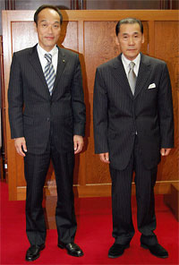 知事を表敬訪問された式守伊之助さん