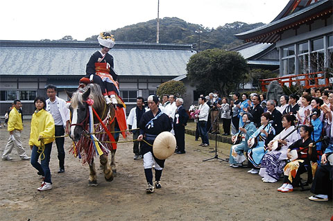 シャンシャン馬道中唄全国大会