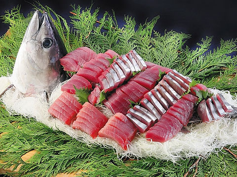 カツオの刺身