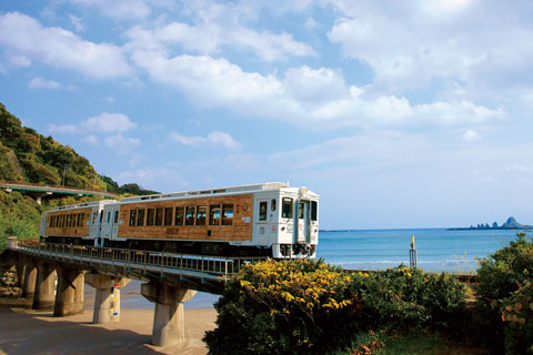 観光特急「海幸山幸」