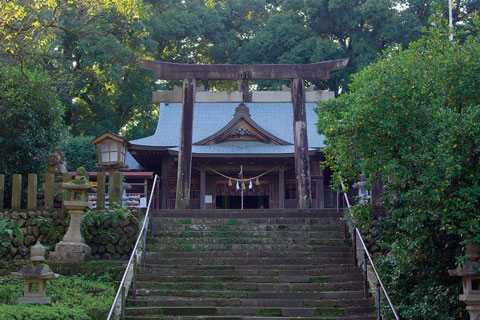 都萬神社